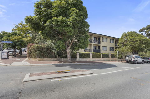 Gorgeous 26 1 Bed Designer Fitout Perfect Location - Tourism Noosa 25