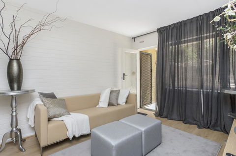 Gorgeous 26 1 Bed Designer Fitout Perfect Location - Tourism Noosa 8