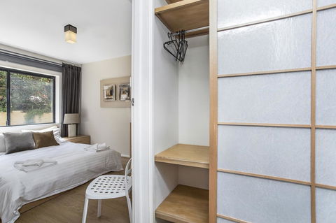 Gorgeous 26 1 Bed Designer Fitout Perfect Location - Tourism Noosa 1