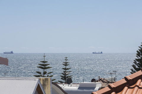 Cottesloe Marine Apartment - Executive Escapes - Tourism Noosa 16