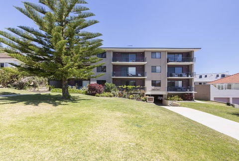 Cottesloe Marine Apartment - Executive Escapes - Tourism Noosa 18