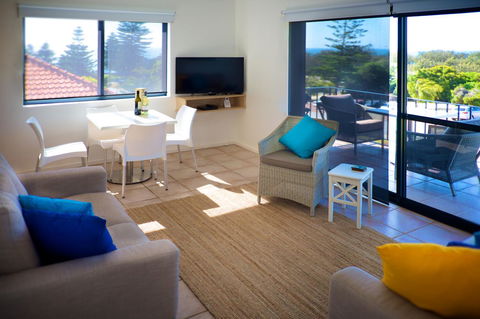 Cottesloe Marine Apartment - Executive Escapes - Tourism Noosa 4