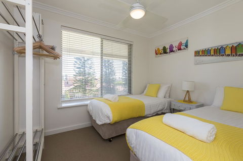 Cottesloe Beach Pines Apartment - Tourism Noosa 8