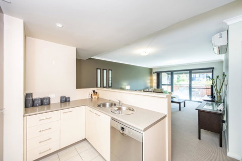 Subiaco Emporium Apartment - Tourism Noosa 14