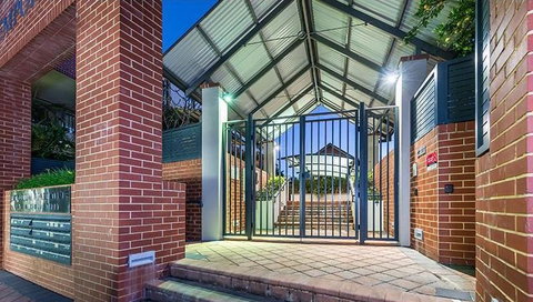 Subiaco Emporium Apartment - Tourism Noosa 8