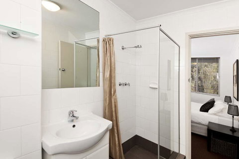 Cunningham Terrace 8 - Tourism Noosa 2