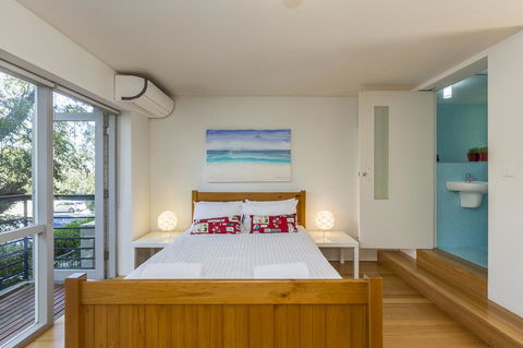 Cottesloe Tree Top Studio - Executive Escapes - Tourism Noosa 8