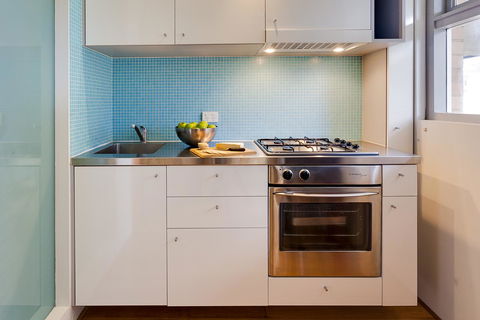 Cottesloe Tree Top Studio - Executive Escapes - Tourism Noosa 14
