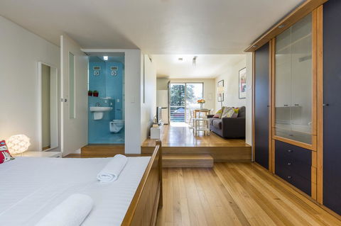 Cottesloe Tree Top Studio - Executive Escapes - Tourism Noosa 3