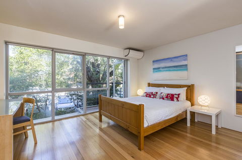 Cottesloe Tree Top Studio - Executive Escapes - Tourism Noosa 7