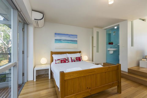 Cottesloe Tree Top Studio - Executive Escapes - Tourism Noosa 6