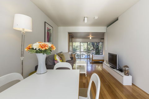 Cottesloe Tree Top Studio - Executive Escapes - Tourism Noosa 2