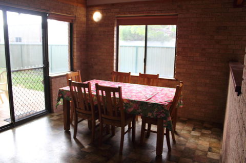 Kestrel Chalets - Tourism Noosa 17