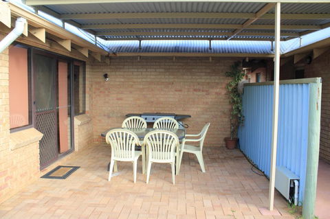 Kestrel Chalets - Tourism Noosa 13