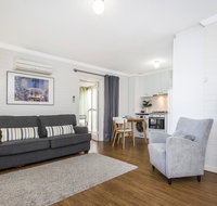 Hensman 10 - Tourism Noosa