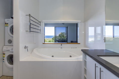 Aquatic Visions - Tourism Noosa 7