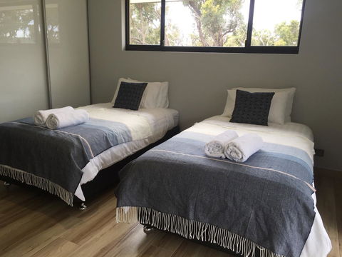 Eagle Bay House - Tourism Noosa 2