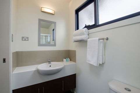 Swansea Beach Chalets - Tourism Noosa 15