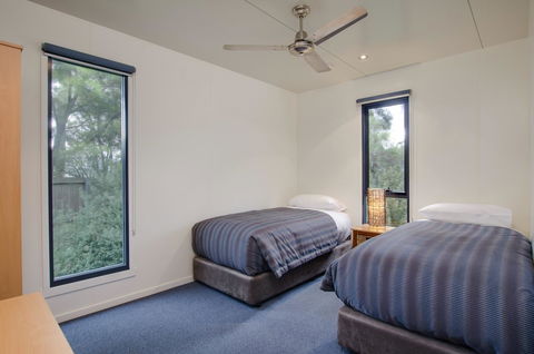 Swansea Beach Chalets - Tourism Noosa 10