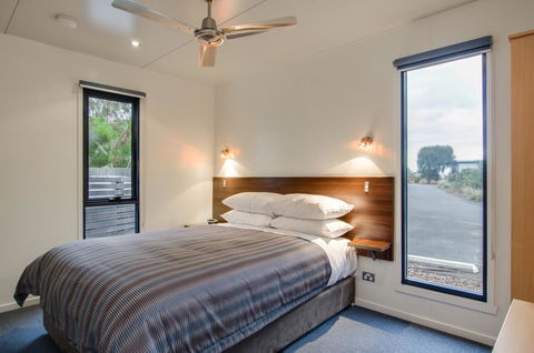 Swansea Beach Chalets - Tourism Noosa 14
