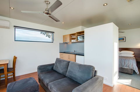 Swansea Beach Chalets - Tourism Noosa 16