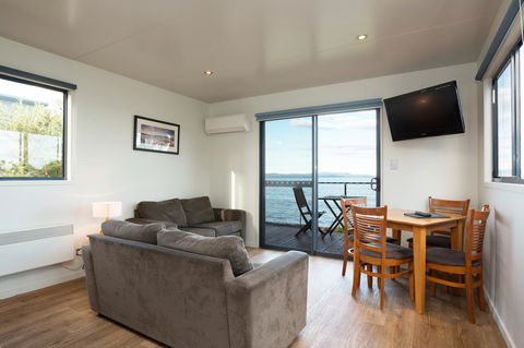 Swansea Beach Chalets - Tourism Noosa 1