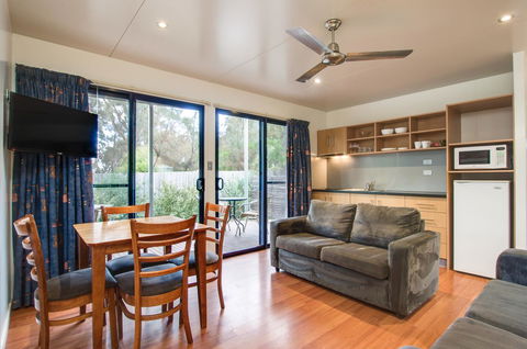 Swansea Beach Chalets - Tourism Noosa 12