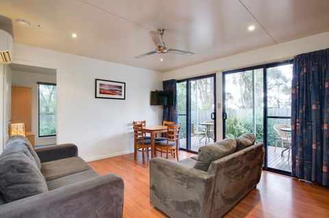 Swansea Beach Chalets - Tourism Noosa 13