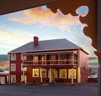 Stanley Hotel  Apartments - Tourism Noosa