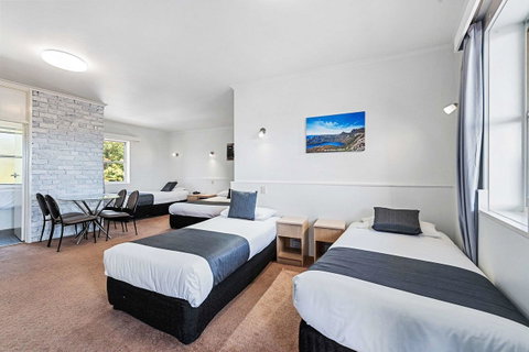 Coach House Launceston - Tourism Noosa 7