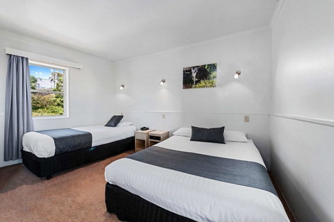 Coach House Launceston - Tourism Noosa 16