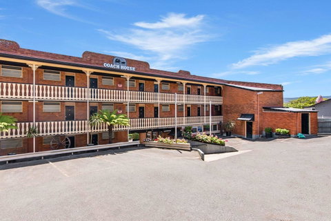 Coach House Launceston - Tourism Noosa 29
