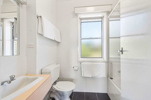 Coach House Launceston - Tourism Noosa 25