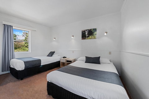 Coach House Launceston - Tourism Noosa 10