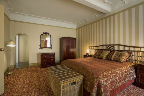 Hadley\'s Orient Hotel - Tourism Noosa 25