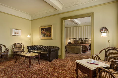 Hadley\'s Orient Hotel - Tourism Noosa 24