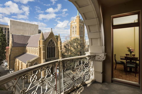 Hadley\'s Orient Hotel - Tourism Noosa 28