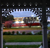 Riverbank villa - 4 bedroom house villa - Tourism Noosa