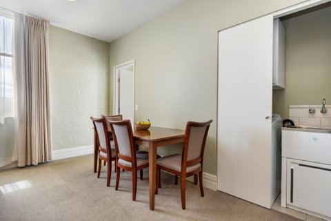 Launceston Central Apartment Hotel Official - Tourism Noosa 4