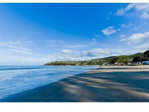 The Ultimate Beach House - Tourism Noosa 0