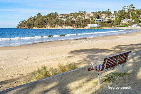 The Ultimate Beach House - Tourism Noosa 1
