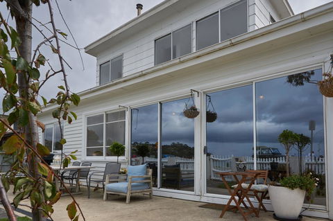 The Ultimate Beach House - Tourism Noosa 4