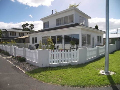 The Ultimate Beach House - Tourism Noosa 10