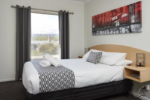 Elphin Serviced Apartments - Tourism Noosa 34
