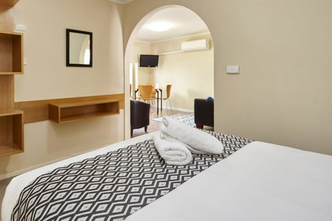 Elphin Serviced Apartments - Tourism Noosa 31