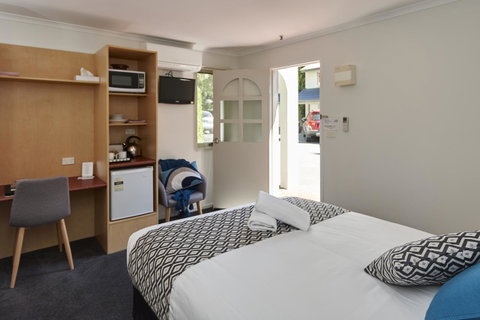 Elphin Serviced Apartments - Tourism Noosa 33