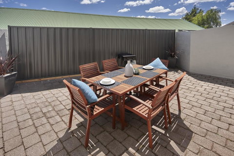 Elphin Serviced Apartments - Tourism Noosa 21