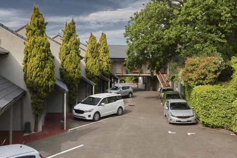Elphin Serviced Apartments - Tourism Noosa 12