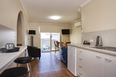 Elphin Serviced Apartments - Tourism Noosa 30
