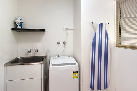 Elphin Serviced Apartments - Tourism Noosa 28